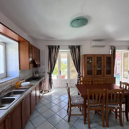 Apartment Casa Di Iorio Via Del Sole 1 Ischia